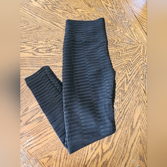 Leggings - Picture 2 of 3